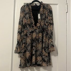 Nasty gal floral long sleeve midi v-neck dress NWT